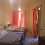 Batarà - La Terrazza Del Centro Couette-café 3*