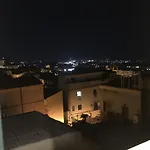Batarà - La Terrazza Del Centro Couette-café 3*